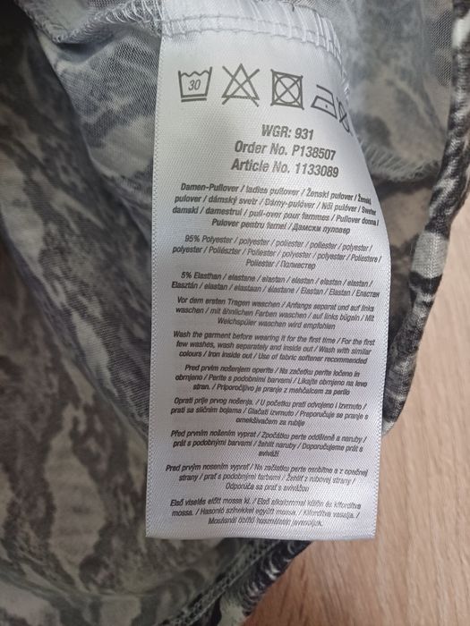 Nowa z metką czarno biała bluzka Janina z wężowym wzorem