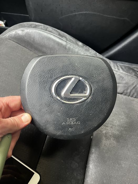 Lexus ct 200h подушка