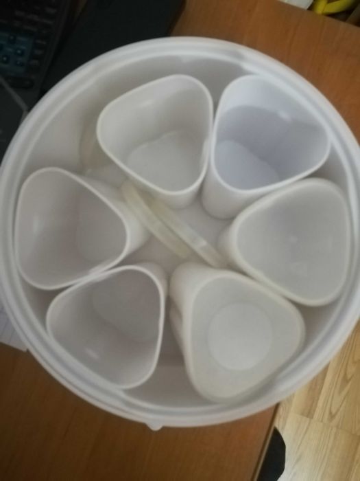 Продам йогуртницу б/у в хорошем состоянии