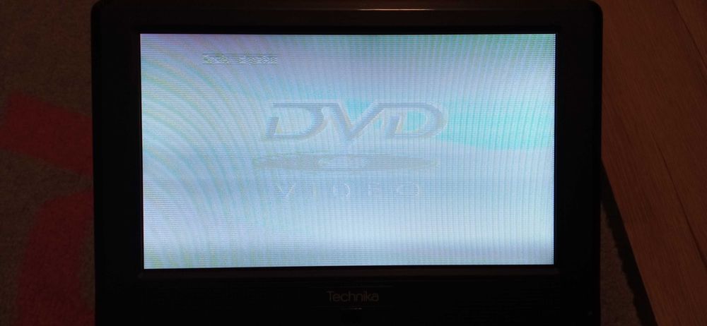 Przenośny odtwarzacz dvd [uszkodzony]