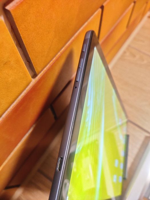 Планшет 8/256   10.1  дюймів