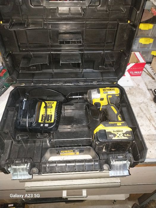 Zakretarka DeWalt Dcf887
