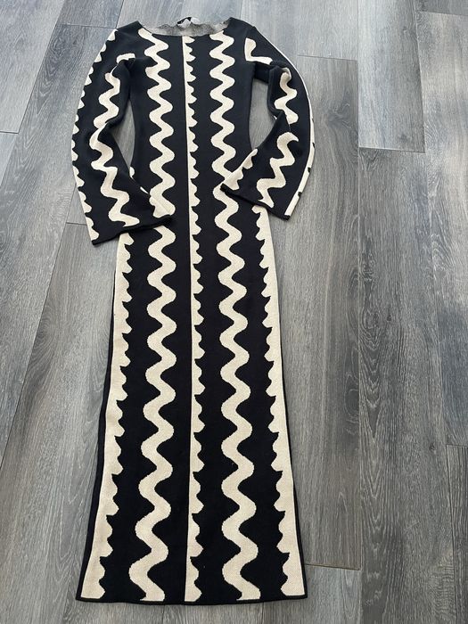 Пляття по фігурі міді