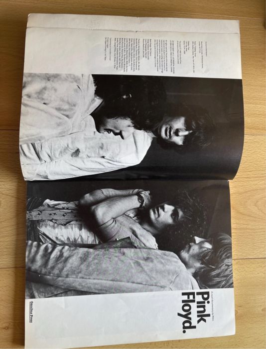 Livro “Pink Floyd - A Visual Docummentary By Miles