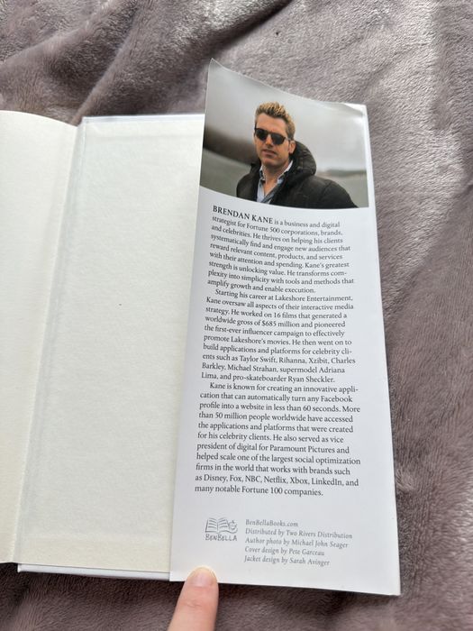 Книга One Million Followers by Brendan Kane для збільшення охоплень