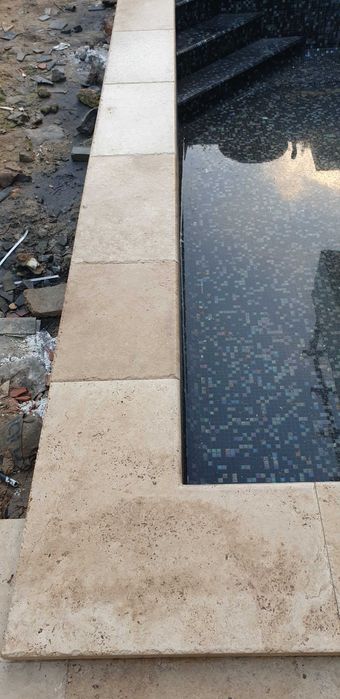 Bordadura de Piscina - Travertino Marmore Antiderrapante