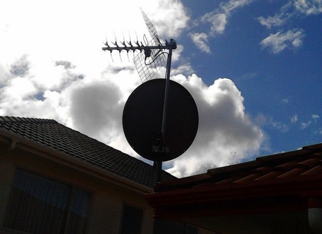 Установка монтаж телевизоров спутниковых и Т2 антенн