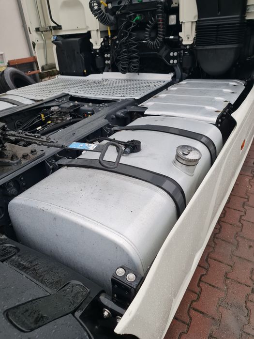 Sprzedam zbiornik paliwa 430 litrów do daf xf
