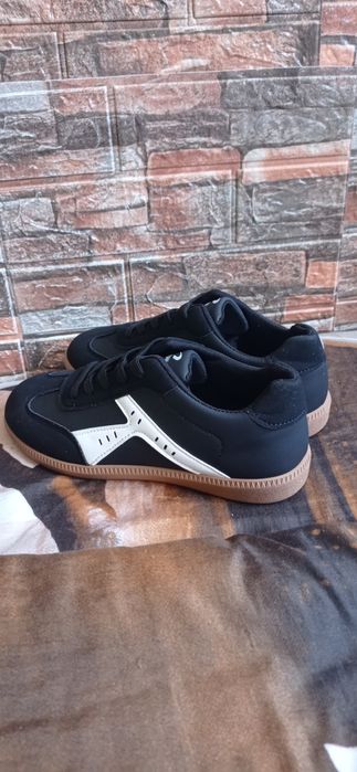 Buty sportowe 39-25 cm