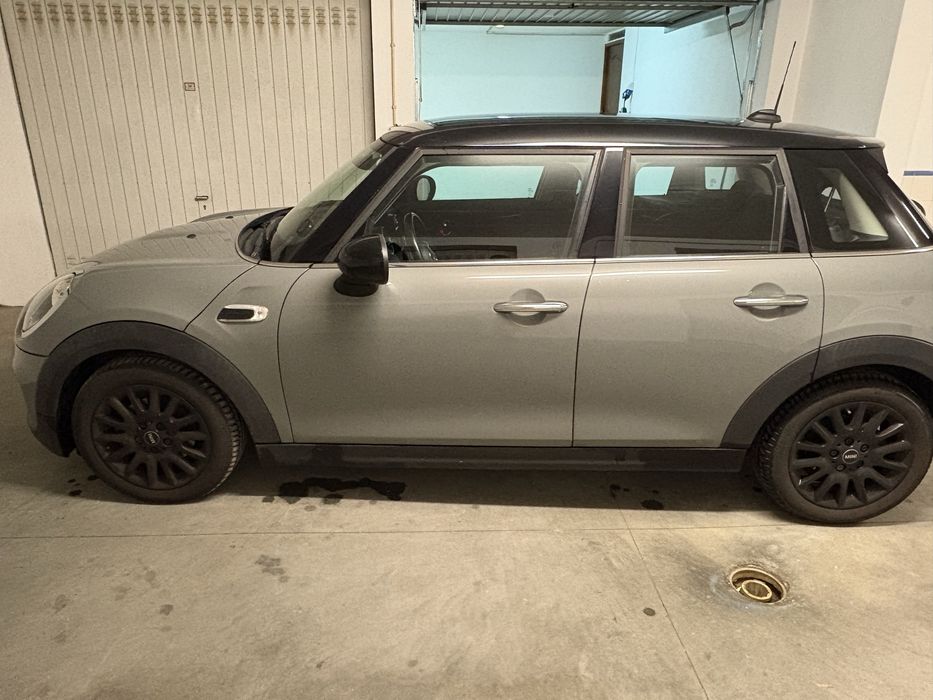 Mini Cooper 5 Portas 1.5 136cv