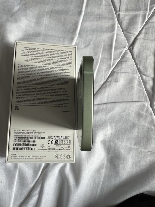 Продам iPhone 12