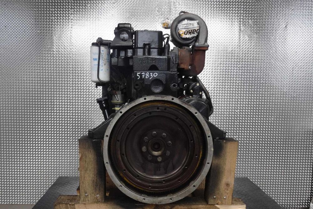 Silnik spalinowy - Cummins 4BTA-3.9