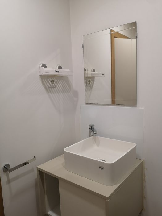 Alugo quarto  suite, individual Barcelos