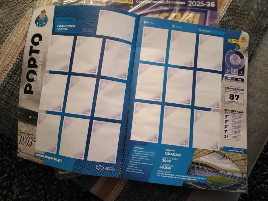 Vendo cadernetas Panini Futebol 2025/26