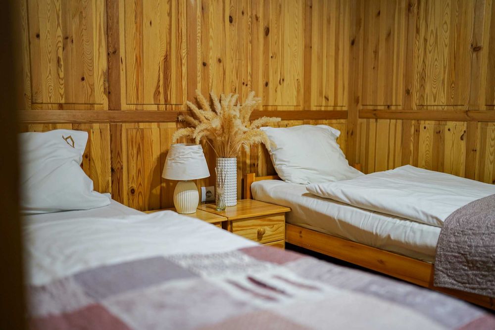Ustronny domek na Mazurach do 12osób w lesie nad jeziorem, blisko Szczytna