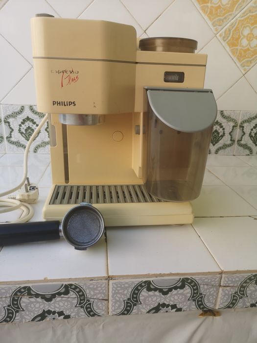 Máquina de café com moinho