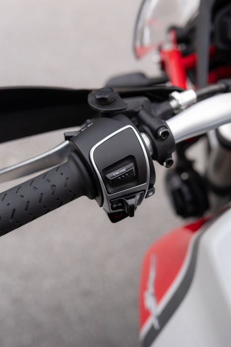 MOTO GUZZI V85 TT 2020