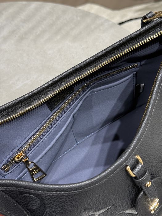 Сумка Louis Vuitton CarryAll Monogram Empreinte Leather Black
