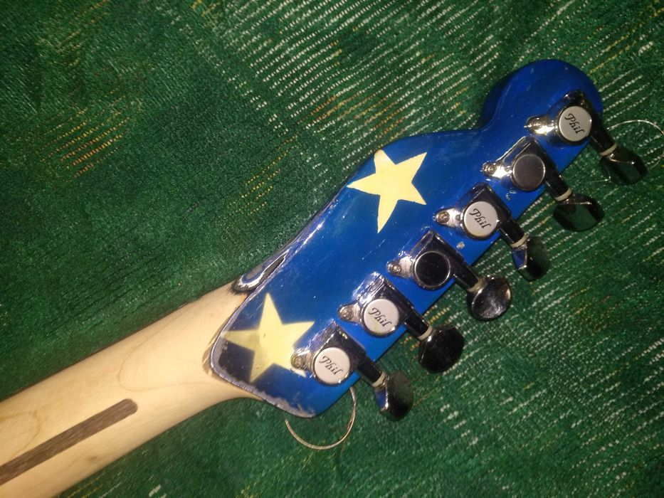 Електрогітара TeleStrat Обміни: кейс88 клавіш синт, безголов, гітарне
