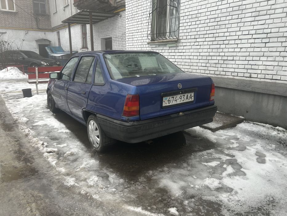 Opel Kadet 2.0 бензин