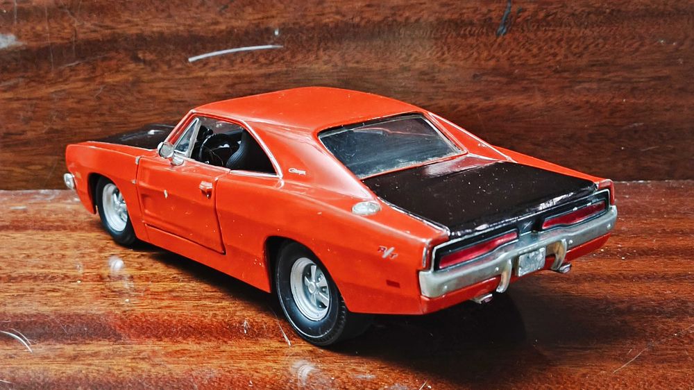 Модель Dodge Charger RT 1969 1/24 Maisto