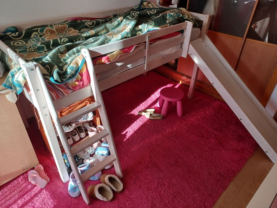 Cama criança com escada