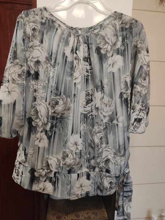 Bluzki damskie z krótkim rękawem i bez