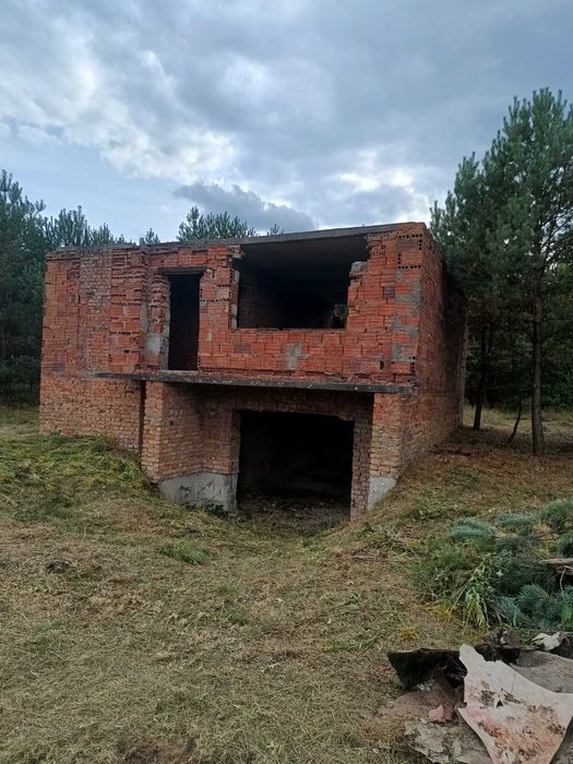 Дачна ділянка з недобудовою