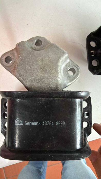 Vendo  Apoio de Motor Peugeot / Citroën 1.6 HDi (DV6)