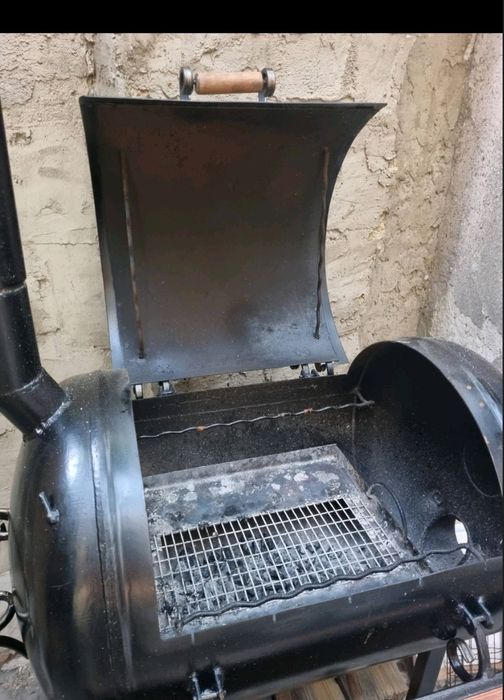 Смокер барбекю  передвижной