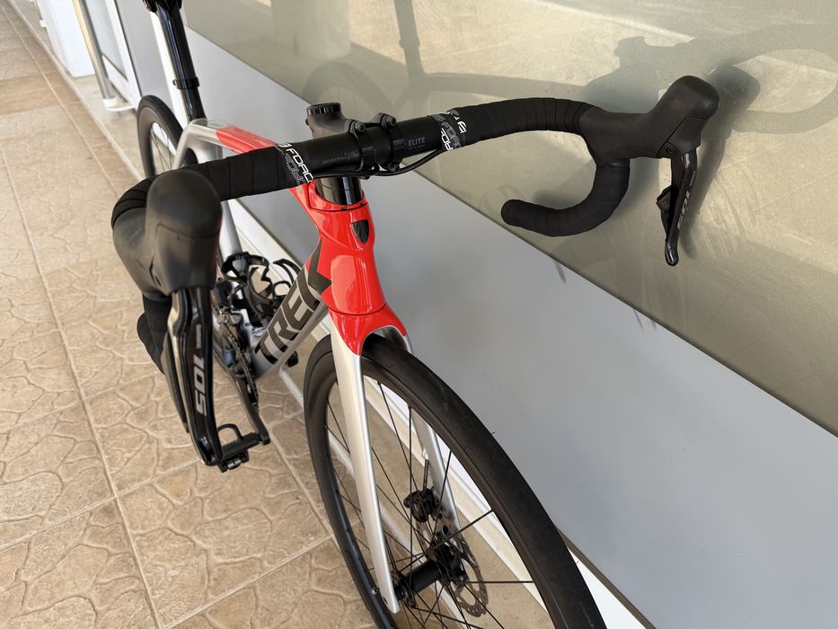 Bicicleta de estrada Trek di2 - Rodas carbono