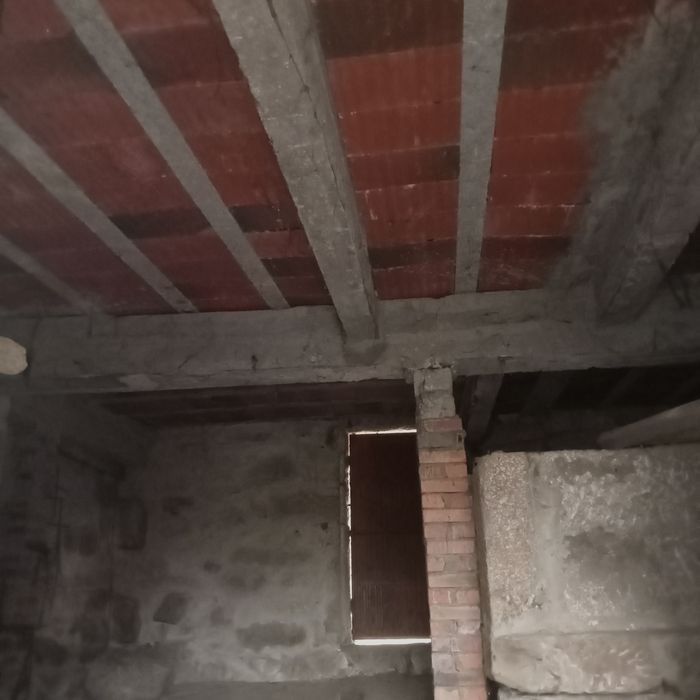 Moradia em Chaves Recuperar 400m

Sta Cruz / Trindade