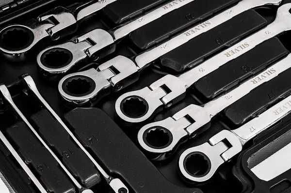 Профессиональный набор рожково-накидных ключей с трещоткой  22 шт