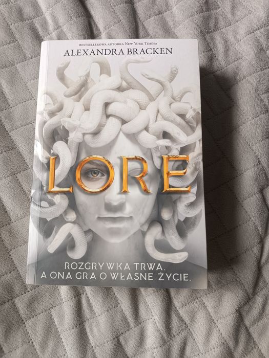 " Lore" Alexandra Bracken