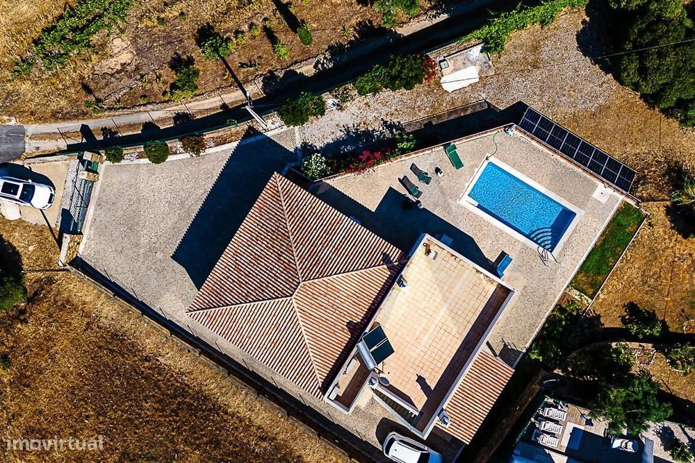 Moradia T3 com piscina e jardim, em Vale de Ebros, Tavira