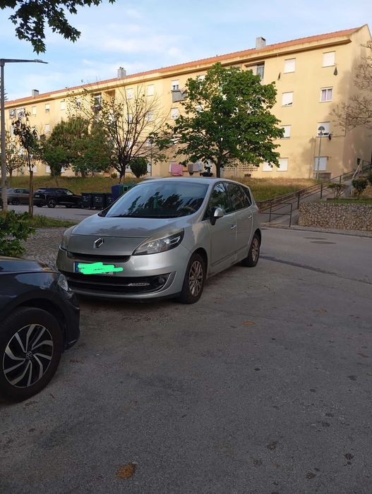 Renault grand Scenic 2012