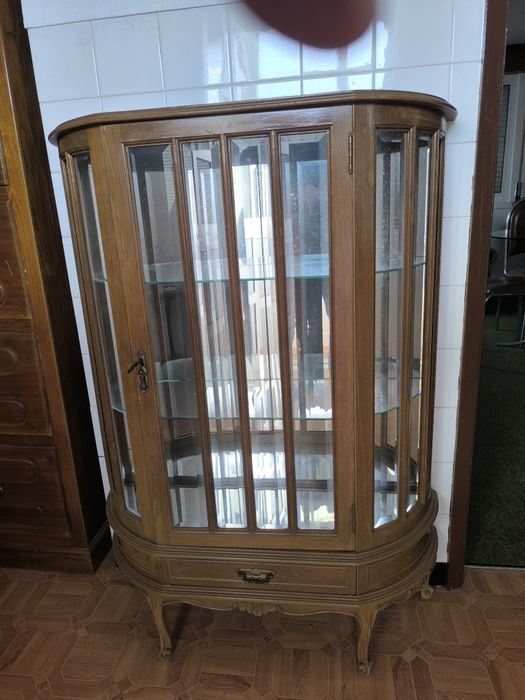 Cristaleira de arrumação de loiças