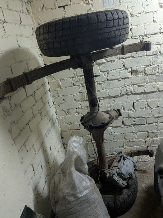 Продам передню балку і задній міст від газ 2410