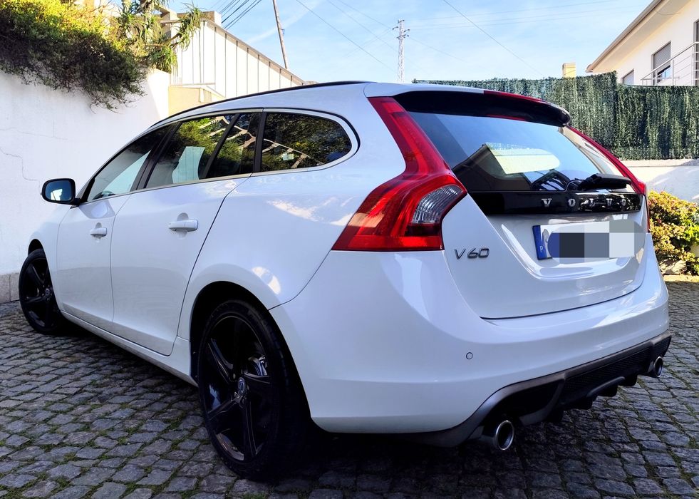 Volvo V60. R-Design