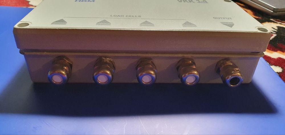 Клемна коробка німецької фірми HBM 1-4