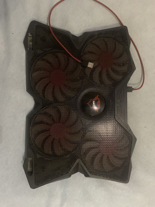 Охолоджувальна підставка для ноутбука