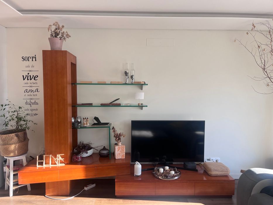 Móvel para Tv em cerejeira