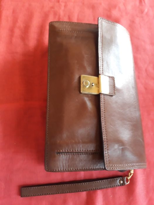 Mala de mão de homem, em pele