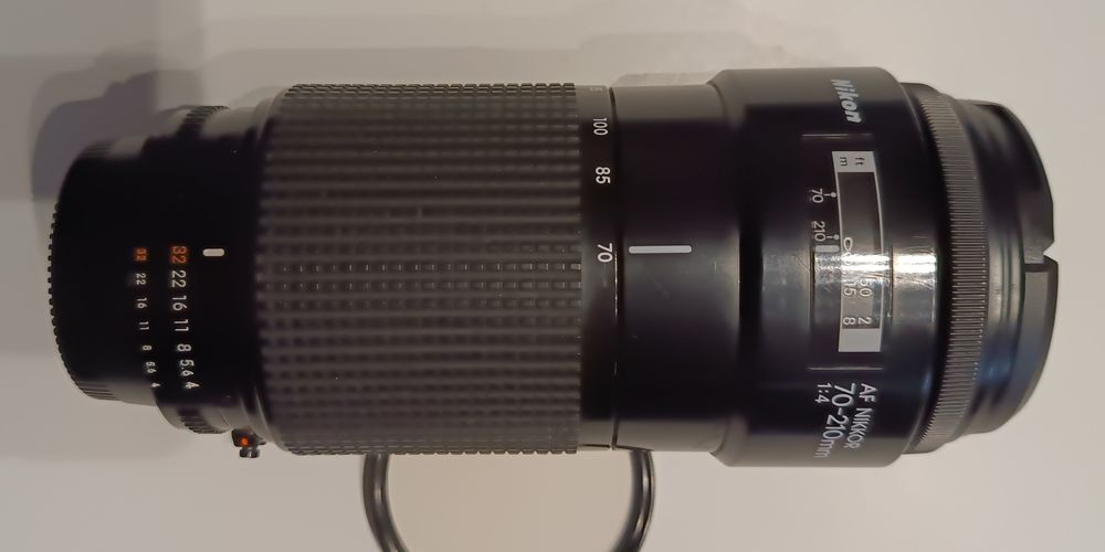 Obiektyw Nikkor 70-210/4 używany.