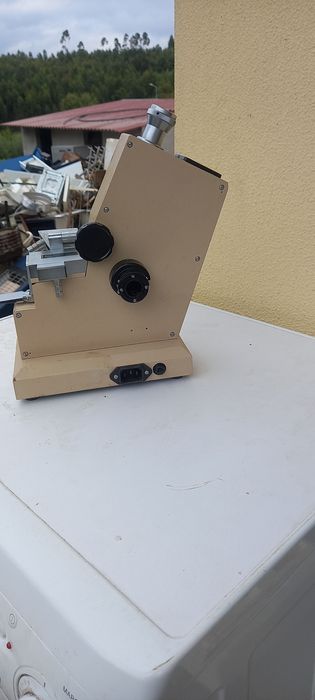 Microscópio antigo