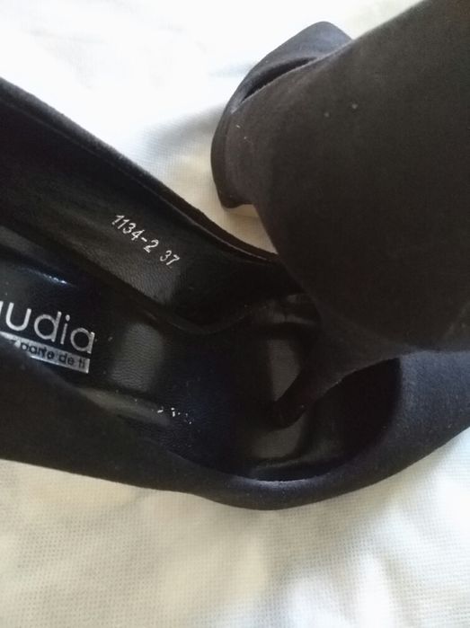 Sapato  camurça 37 (NOVO)