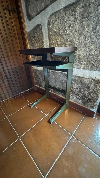 Mesa escolar de criança vintage