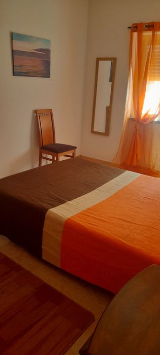 Alugo quarto nas Mercês