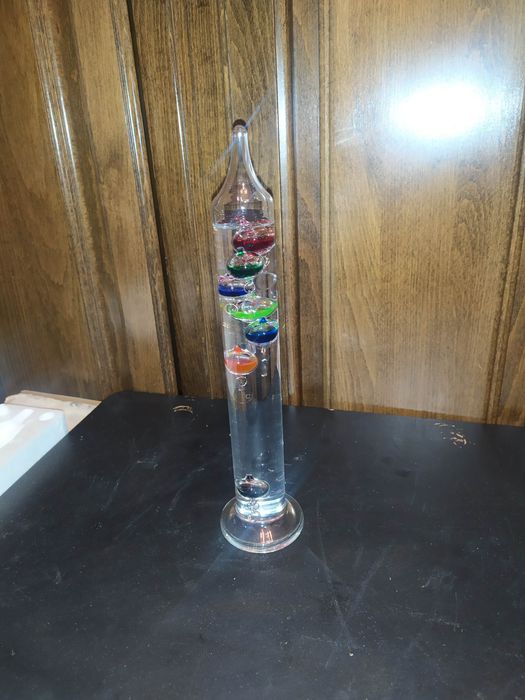 Жидкостный термометр Галилея