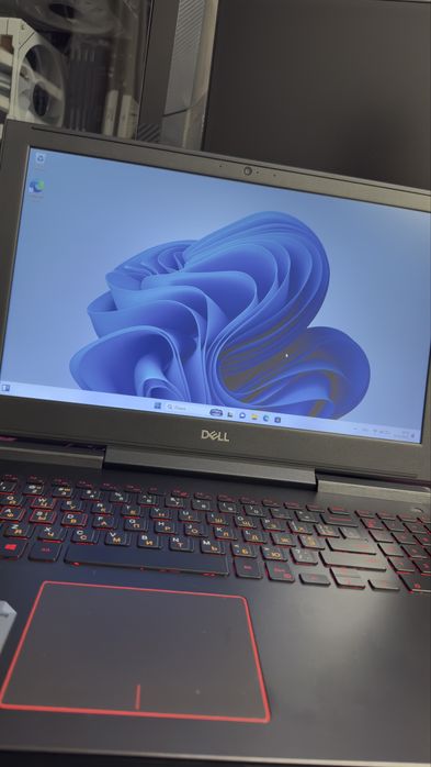 Ігровий ноутбук Dell Inspirion 15-7577